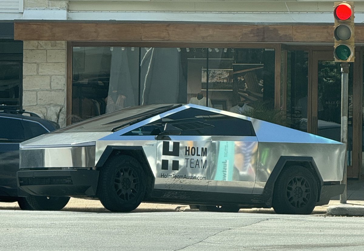 This real estate group bought a cybertruck, slapped their name on the side and has it parked right on South Congress in the first spot of the busiest block. Honestly… kinda a great idea? The way to get the flashiest (and only) billboard on the busiest street in Austin.