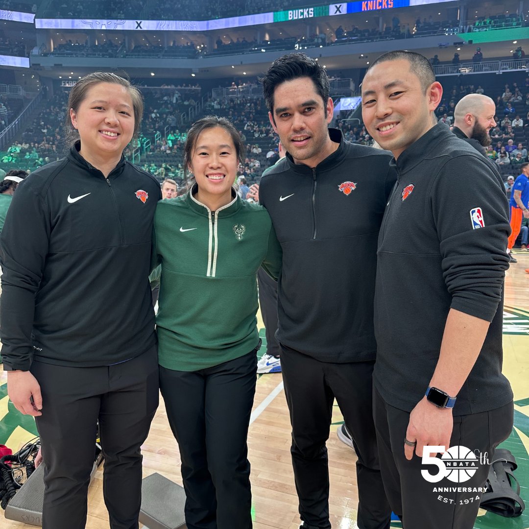 Courtside camaraderie 🏀 | @nyknicks at @bucks . . . #greATness #athletictraining #athletictrainers #nba #nbata