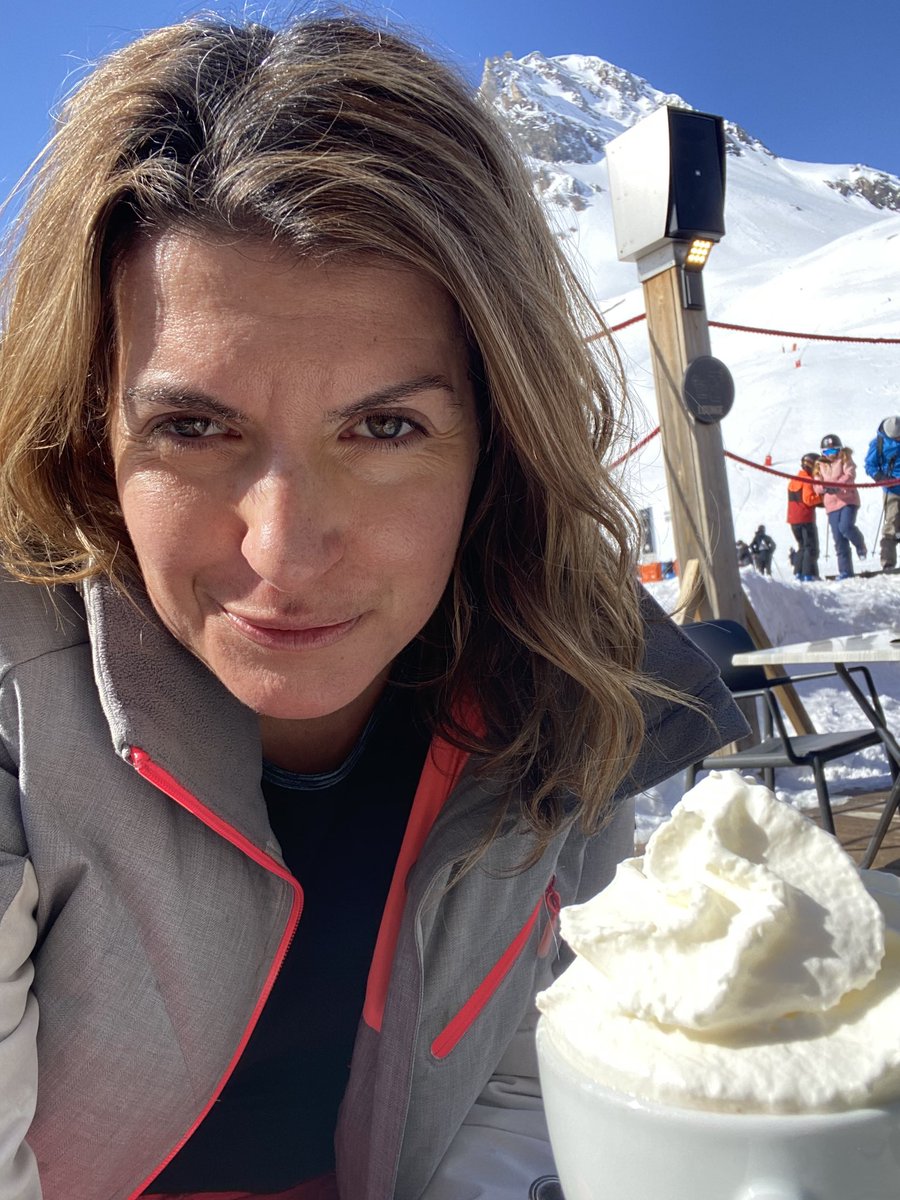 Before…during…and after. My only motivation is Grand Marnier hot chocolate avec crème ⛷️