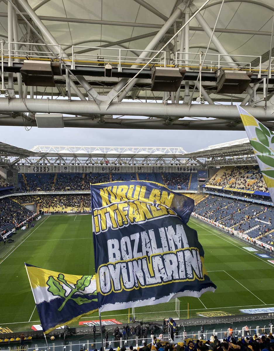 TFF VE KAMUOYUNUN DİKKATİNE…

Fenerbahçe’mizin Süper Kupa’dan adalet ve adil düzen için haklı çekilmesinin ardından, malum camianın kirli yapıları ve trollerinin ittirmesi ile şimdi de yeni bir oyun sahnelenmeye, <a href="/TFF_Org/">TFF</a>’nin hukuk dışına daha rahat  çıkması adına cesaret