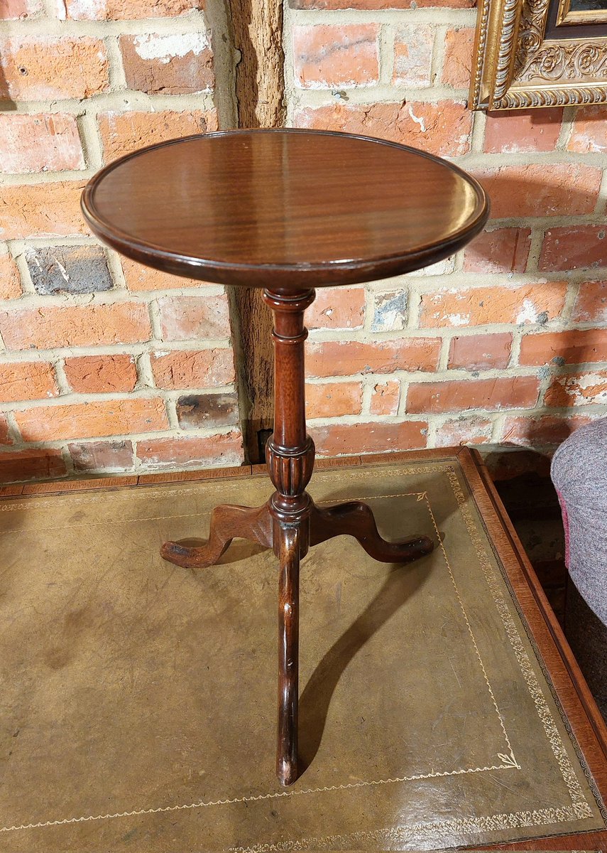 eversleybarn's tweet image. #winetable #silverthermometer #silverphotoframe #dognetsuke #dragonsdoorstop #judismithantiques #eversleybarnantiques