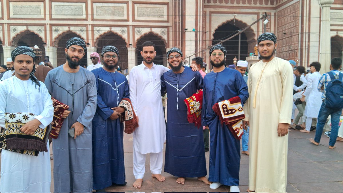 KAISERAHMADRAT's tweet photo. Eid Mubarak https://t.co/0mF9bvBoMO