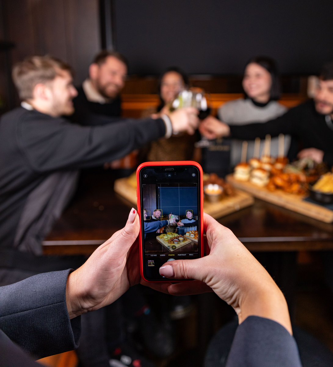 Cheers to good times, good food and unforgettable moments at Lemon and Duke. Capture the moment and share the love! #lemonandduke #dublinlunch #lunchtime #dublinlunchspots