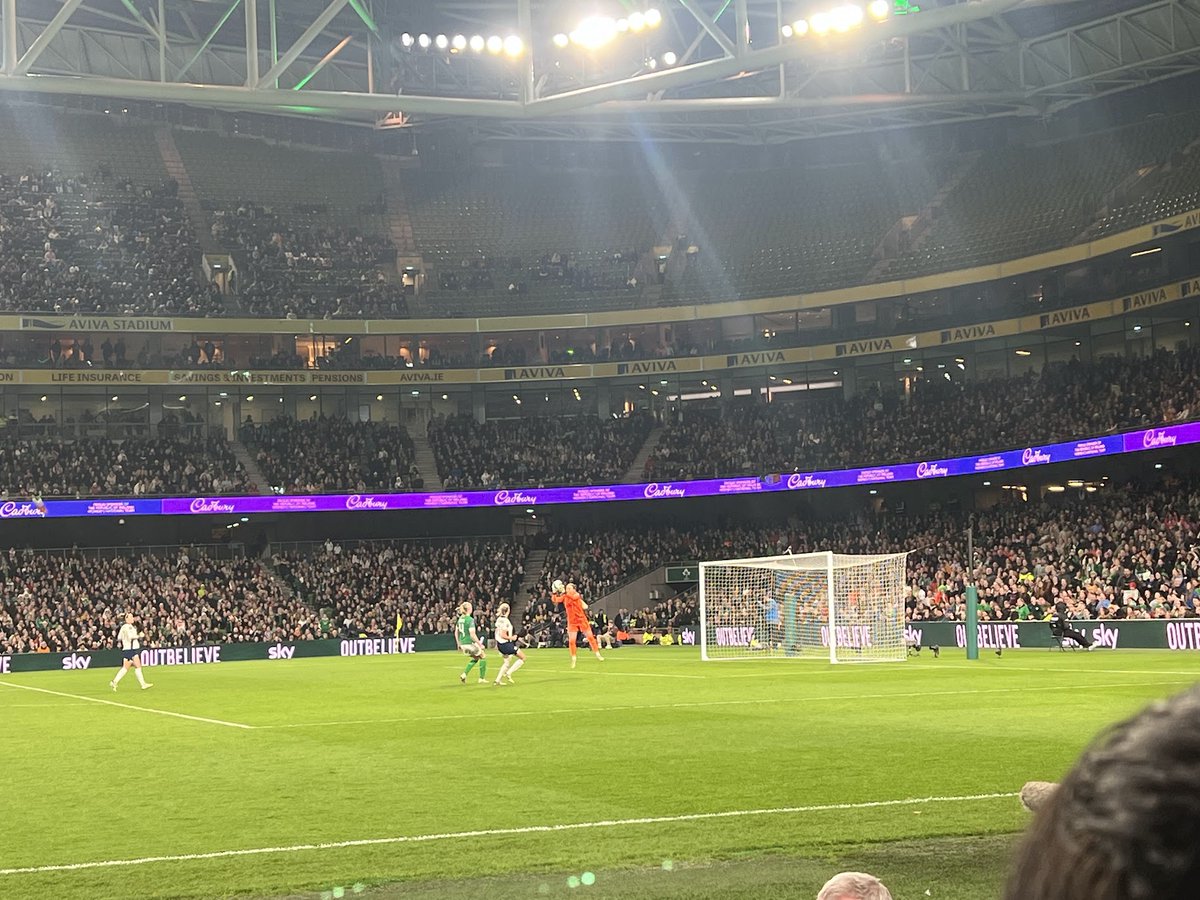 Delighted to get close to the action on Tuesday to watch Irl v Eng with Ellie on Tuesday. Disappointing first half but the second half saw Ireland come to life with relentless attacks which saw England under pressure. #COYGIG