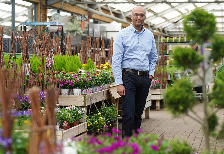 .@Dobbies has appointed Rajesh Gupta as Strategy & Business Development Director lnkd.in/enwa3bWc #gardencentres #gardenretail #leadership #strategy #peoplemoves #businessdevelopment #retailnews #retail #director