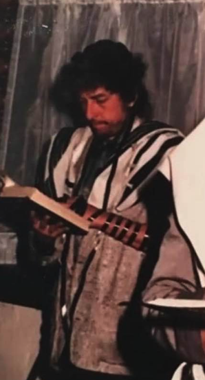 Dylan in Tefillin!