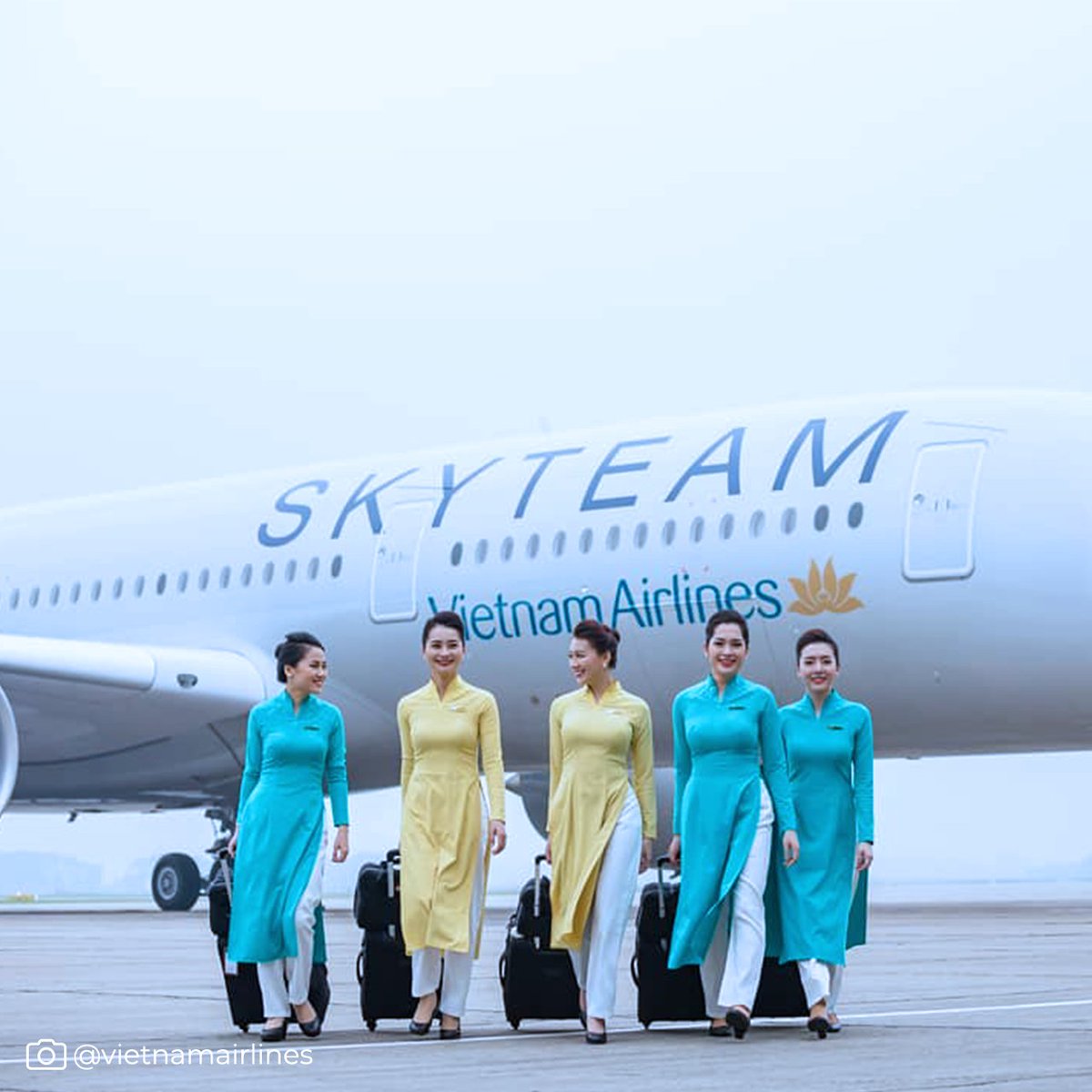 Vietnam Airlines is taking strides toward a greener future! 🌿✈️ With innovative steps like cutting out nylon bag use, introducing the eco-friendly PressReader app, and upgrading to fuel-efficient aircraft, they're on a mission to achieve net-zero emissions by 2050.#SkyTeam