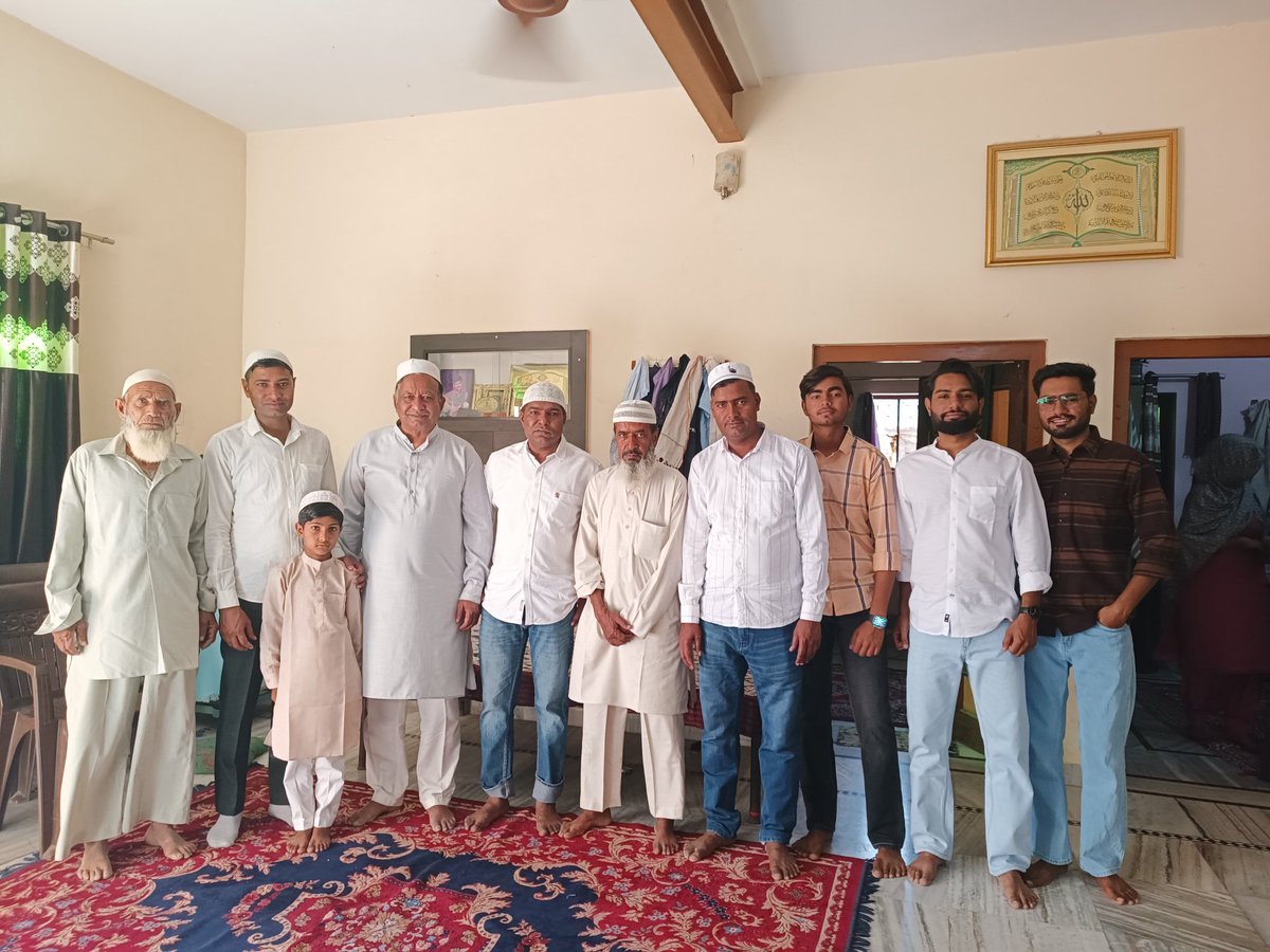 salemuddin's tweet photo. Wishing you and your family a very happy and blessed.
*Eid ul Fitr* 
*Taqabbala Allahu minna wa minkum*
May Allah accept (this worship) Prayers, good deeds and Bless to have both worlds Life with peace and Prosperity from us and you. 
With profound happiness, Love, and Respect. https://t.co/kAqj6Md7ND