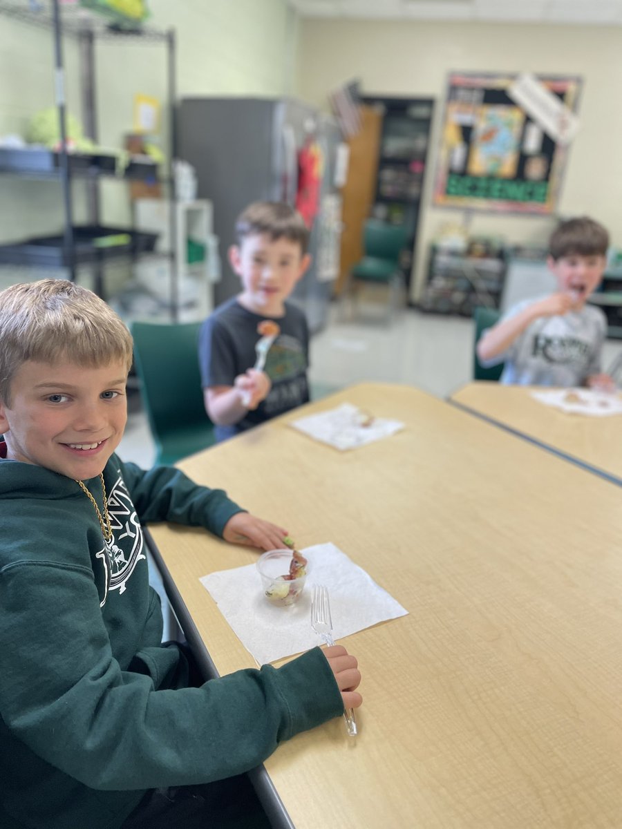 Farm to School Red Potatoes Taste Test in the RNE Kitchen Lab was well received               @bolles_claudia @FCSNutrition #rnegreatthings @FarmtoSchool @GeorgiaOrganics @GeorgiaGrown @consoers