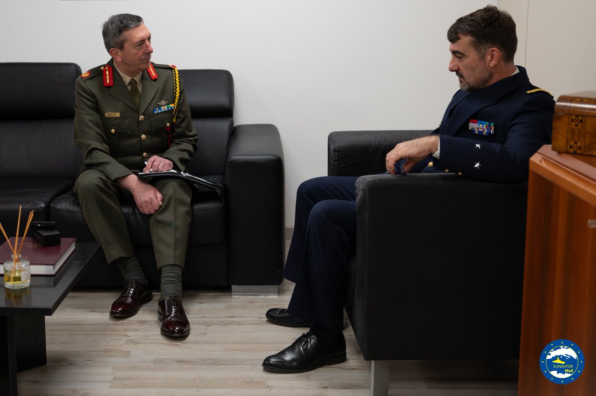 EUNAVFOR_MED's tweet image. Brigadier General Rossa Mulcahy, Assistant Chief of Staff of the #Irish  🇮🇪 Defence Forces, visited #IRINI 🇪🇺OHQ, met the DCOM Radm Guillaume Fontarensky &amp;amp; had productive talks on challenges for the EU in the CentMed &amp;amp; North Africa. More on 👉cutt.ly/8w405c5Z  #Irini4peace