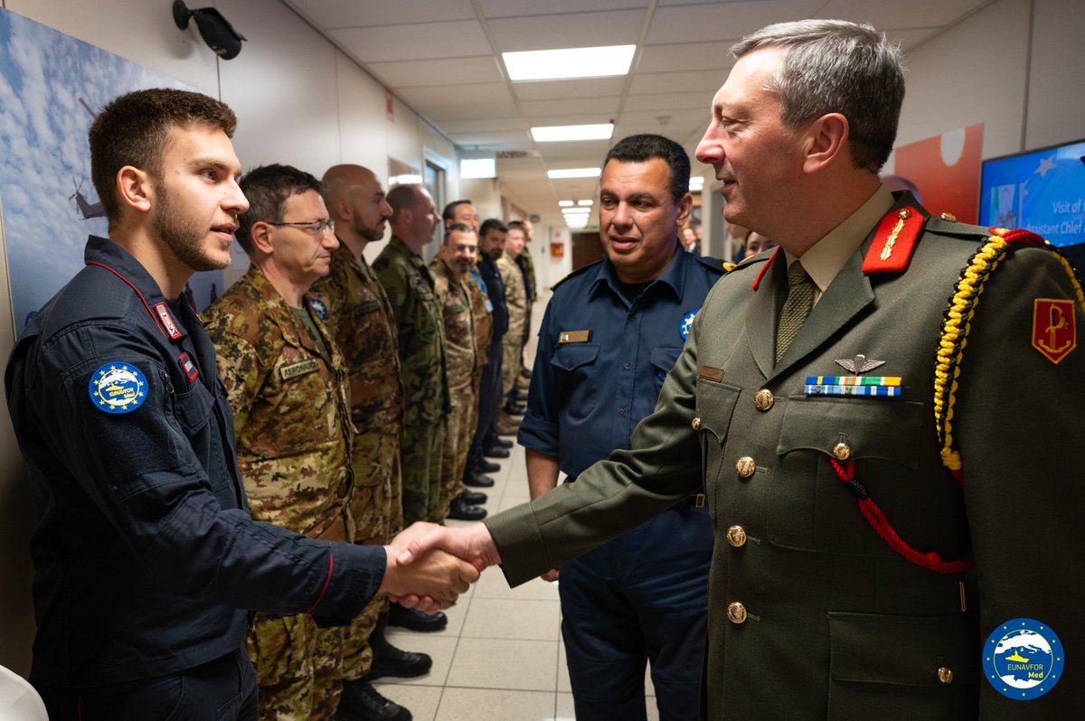 EUNAVFOR_MED's tweet image. Brigadier General Rossa Mulcahy, Assistant Chief of Staff of the #Irish  🇮🇪 Defence Forces, visited #IRINI 🇪🇺OHQ, met the DCOM Radm Guillaume Fontarensky &amp;amp; had productive talks on challenges for the EU in the CentMed &amp;amp; North Africa. More on 👉cutt.ly/8w405c5Z  #Irini4peace