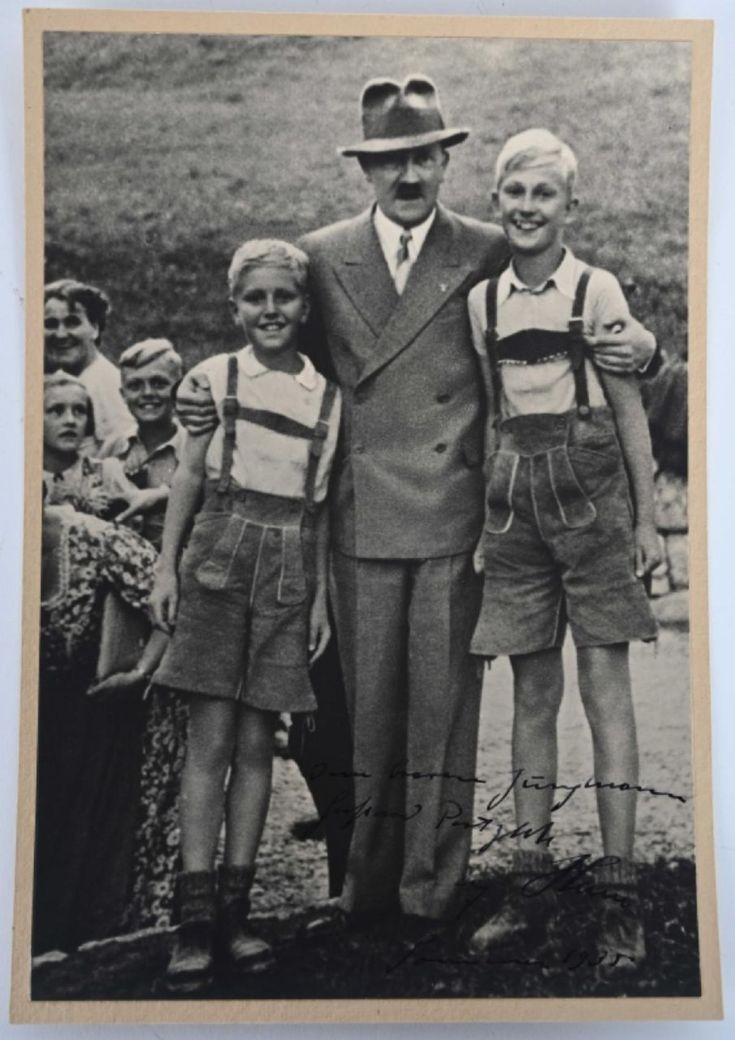 piedmontian11's tweet image. God bless #AdolphHitler He was a righteous man!