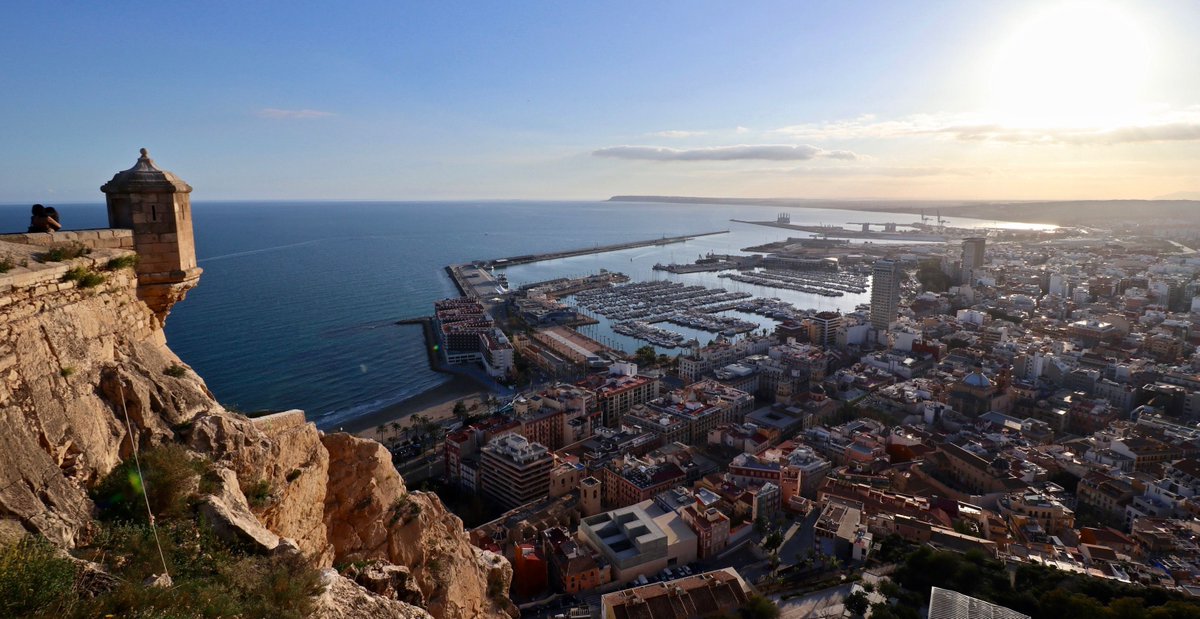 Visit the heart of the Costa Blanca with @easyJet directly from Belfast City and enjoy the beautiful port city of Alicante ☀️ Whether you are a golf enthusiast, a sun worshipper or a self confessed foodie, Alicante is the holiday for you! Book today: bit.ly/BCAeasyJet