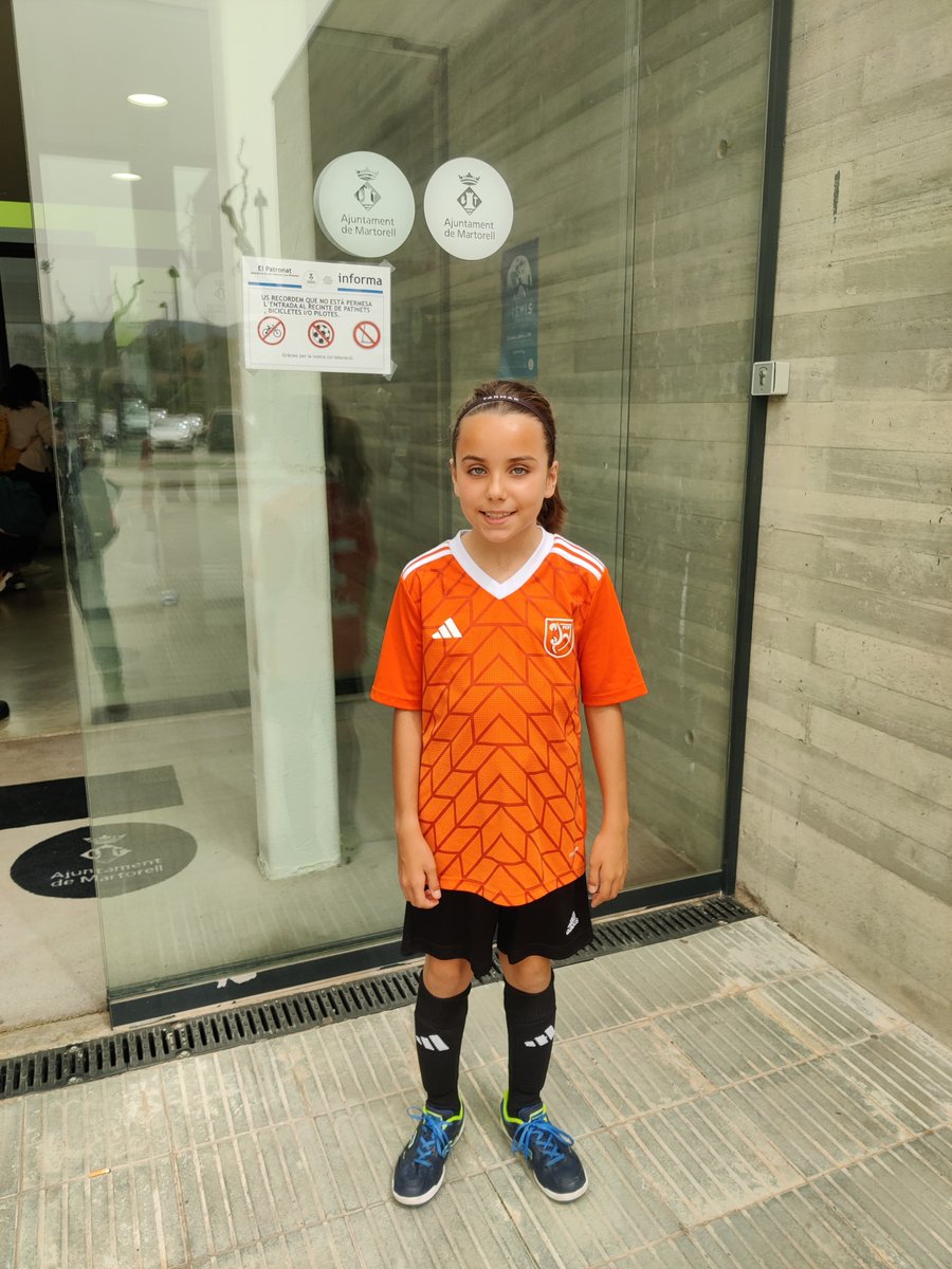 🔴⚫👏 La nostra jugadora Emma Ruiz va participar diumenge, a #Martorell, en un nou entrenament amb la selecció catalana sub-10, que prepara l'estatal de seleccions autonòmiques, del 8 al 12 de maig. 👉 El pròxim tindrà lloc diumenge, a les 17.15 hores, a Martorell. @jordpalau