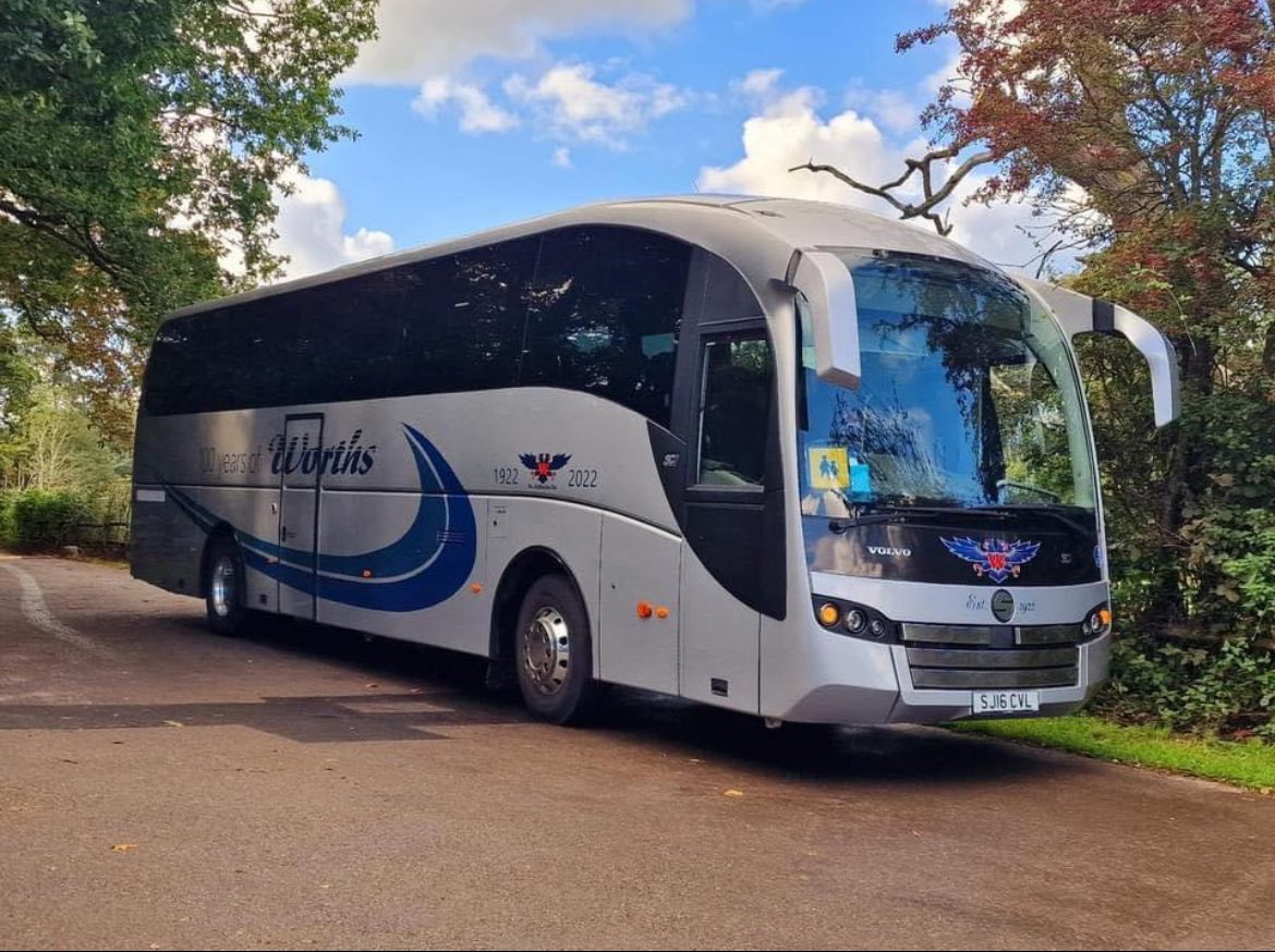 Great to catch up with Laura & Paul Worth of @worthscoaches in Oxfordshire, in @RHANews National Coach Week, this fantastic family owned and run business, has been trading an incredible 102 years, a truly amazing achievement. 
 #NationalCoachWeek #oxfordshire