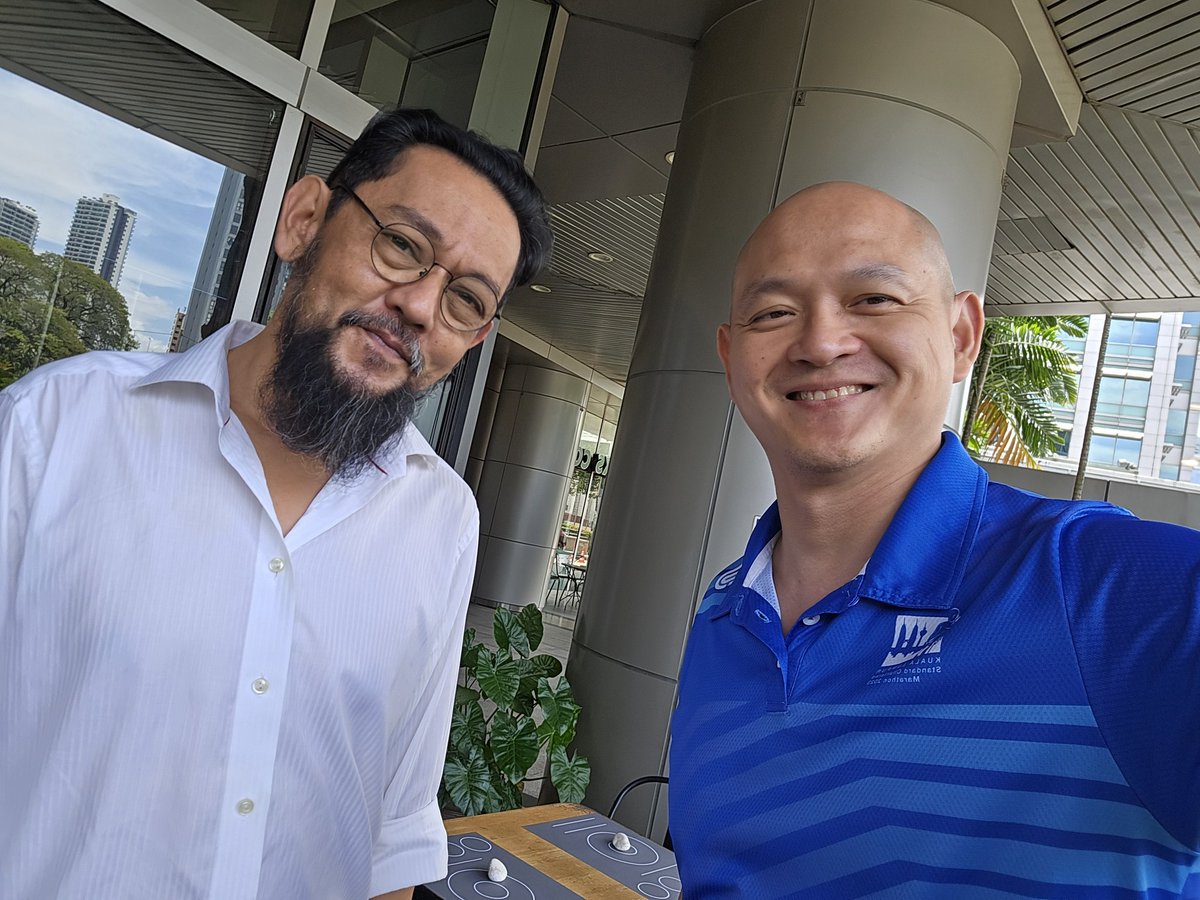 Lunch with the one and only Farish Noor who is currently teaching at Universitas Islam Internasional Indonesia (UIII), the only government university in the country which teaches in English. Looking forward to future collaborations and interesting discussions...