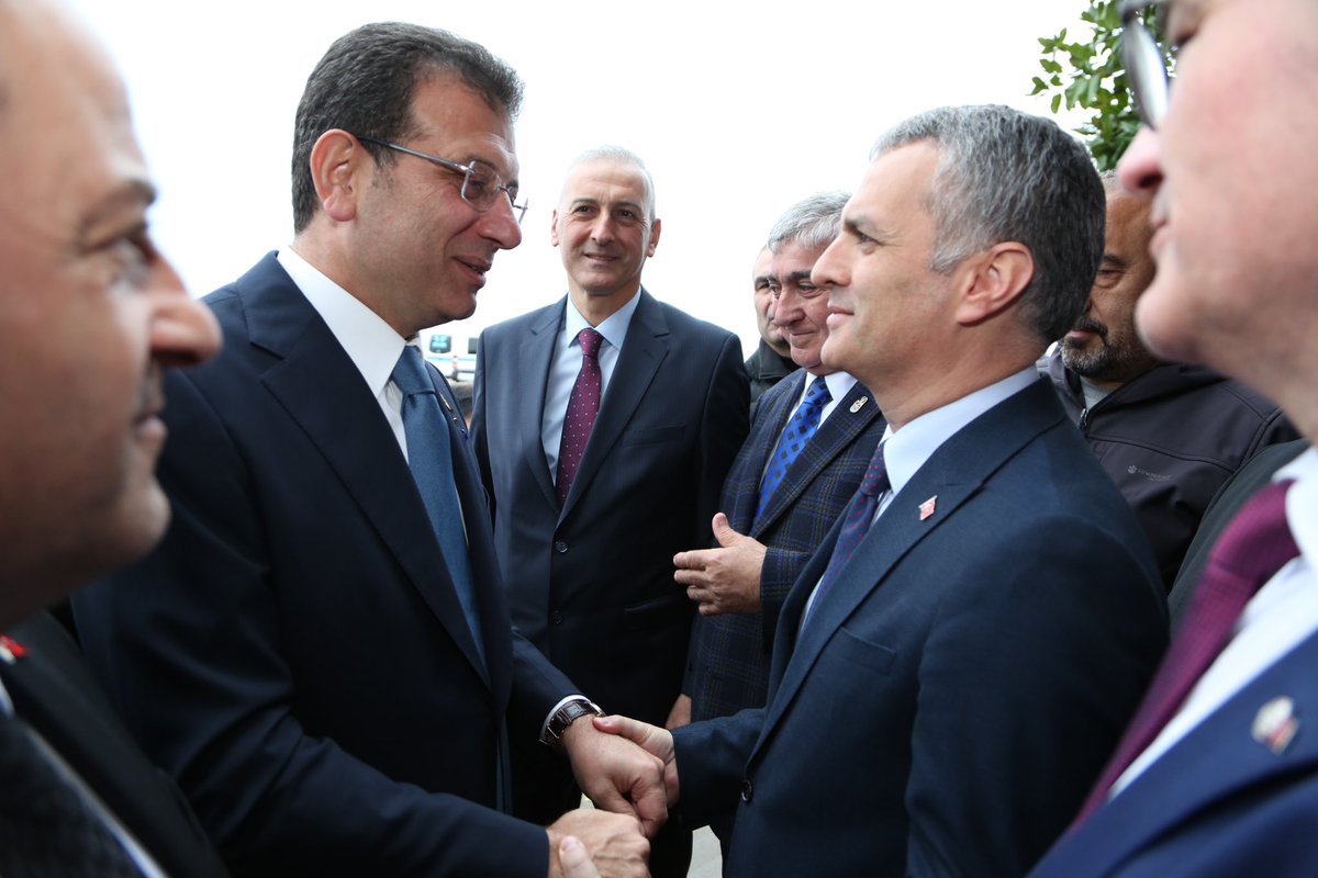 Bayramlaşma programları için Trabzon’a gelen İstanbul Büyükşehir Belediye Başkanımız Sayın @ekrem_imamoglu 'nu havalimanında karşıladım. Şehrimize hoş geldiniz, Sayın Başkanım.