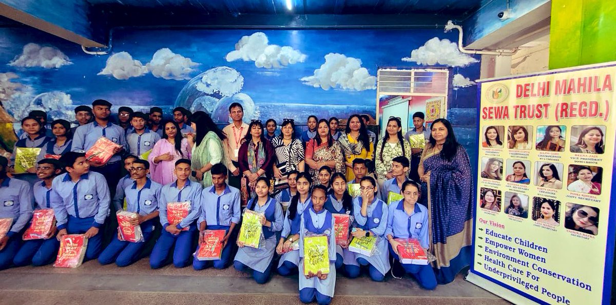 #Volunteer Delhi Mahila Sewa Trust, NGO donated 360 registers(60 sets of 6 registers)with pens for 60 needy meritorious students of class9 @SvRohini #northwestb HoS @awadhesh289 VP @bharti_kalra V.I @devikadrall CRCC: Aarti DURCC: Pardeep Kumar @drmanishadiet @BaliRam14150546