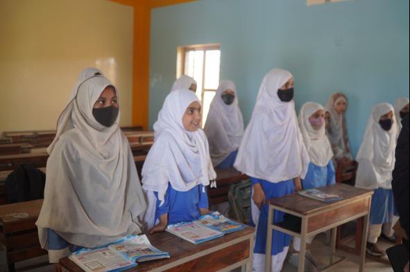 Besides helping in building a girls school in the village near the project site, 🇨🇳 company MRDL also recruited female teachers at another girls school in #Taftan, #Balochistan and paid for their salary, putting more efforts into local education! @CMOBalochistan @VofBalochistan