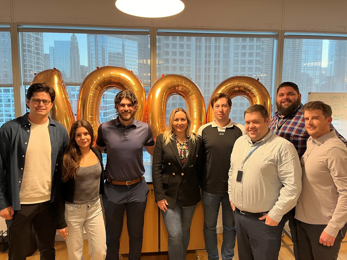 Caitlin and her team in our Chicago office recently celebrated passing the 1,000 contracts barrier, just three and a half years after opening the doors for the first time! - bit.ly/3VWSN7s #privateaviation #aviation #privatejet #aircraft #aviationindustry #aviationnews