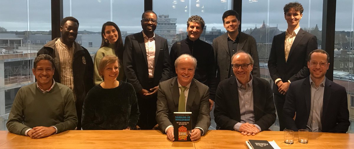 After giving 25 talks to 2500 World Bank staff in 18 months, at last one of the Managing Directors with a copy of my book in his hands. Glad to host Axel van Trotsenburg, WB Senior MD Dev Policy, for a frank conversation with students and staff at BSG Oxford.