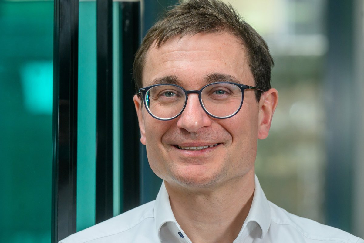 Congratulations👏🏽👏🏽🥳 !! Our director Tobias Erb @erblabs receives the prestigious ERC Advanced Grant @ERC_Research for his studies on the past and future of #photosynthesis! #synbio #crop_improvement #ERCAdG See also: mpi-marburg.mpg.de/1376201/2024-0…