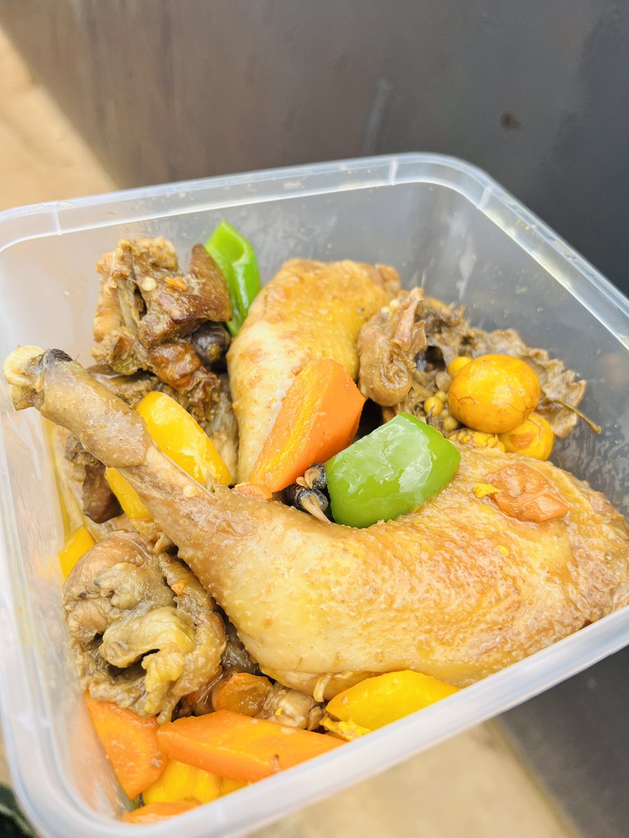 chipeta_tao's tweet image. Order yourself a full delicious Local Chicken at MWK15,000.00 with a complementary side salad, Chicken potions also available at MKW 5,500.00 
Call or WhatsApp 0992032633/0992728281