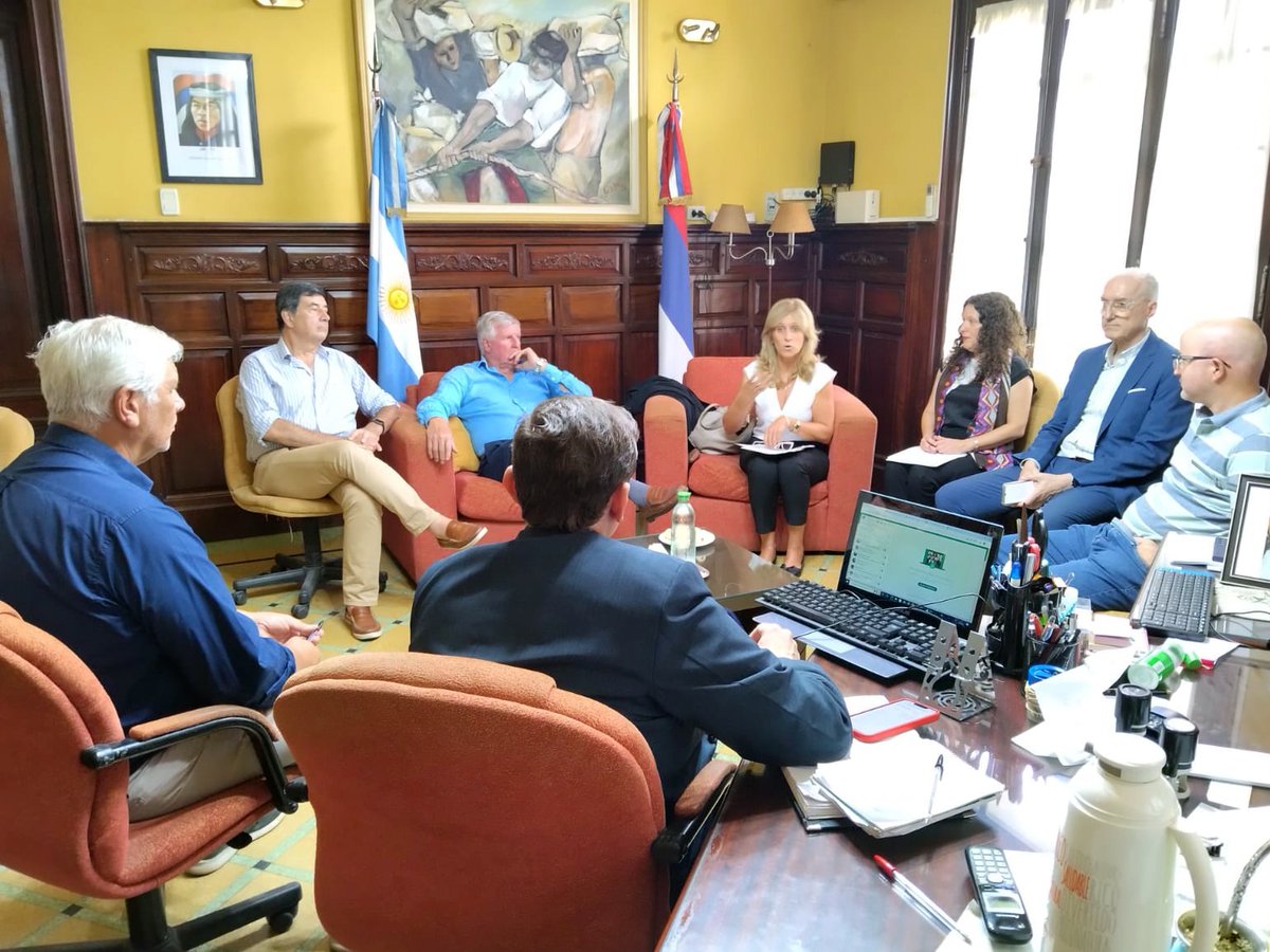 Junto a <a href="/martinleiva_var/">Martin Leiva Varela</a> mantuvimos una reunión con representantes de la <a href="/CEMISIONES/">CEM</a> con el objetivo de repasar las diferentes líneas impulsadas por el <a href="/gobmisiones/">Gobierno de Misiones</a> para el sector y diagramar una agenda de  trabajo en conjunto 👉bit.ly/3JhBZAF