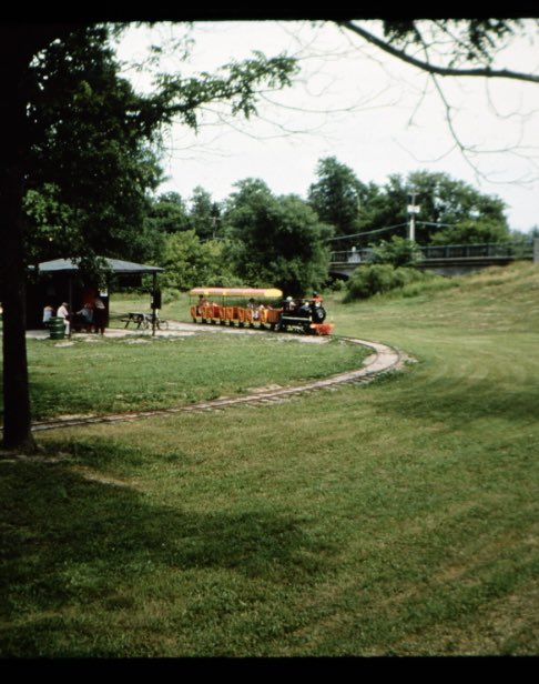 . #ThrowbackThursday to this little train that used to be on the North side of Bridgeview park. According to my sources, this closed and left the park sometime in the mid-late 1980’s. Did you get a chance to ride it?🚂#petrolia150 #petroliaontario #lambtoncounty #petroliaproud