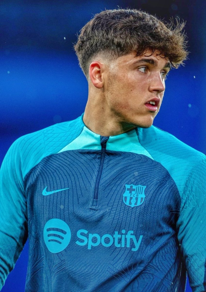 🌟 🇪🇸 At 17 years and 79 days, Pau Cubarsí became the youngest defender ever to start in the quarterfinals of the Champions League. He successfully tamed Victor Osimhen and Kylian Mbappe in the Round of 16 and Quarter-finals 1st leg What a Gem Barça has got in their hands