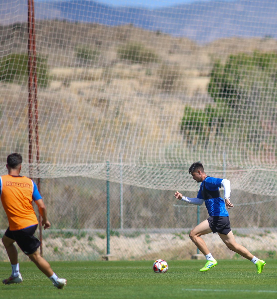 🏋🏻‍♂️⚽️ ¡El equipo entrena hoy en Fontcalent! 💙 #MachoHércules 🤍