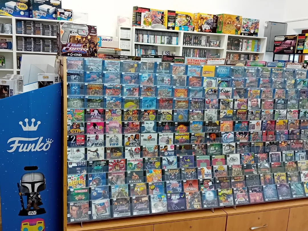 MisoRetroGames's tweet photo. Store is open from now until 4pm today 🤩

We've added a bunch of games across multiple platforms to the shelves this week 👀

See in store, or check out the website over at https://t.co/QH2sgygv9E 🌐

Remember, there's FREE UK SHIPPING on all orders over £35 🇬🇧 https://t.co/R3TlsQns4Z