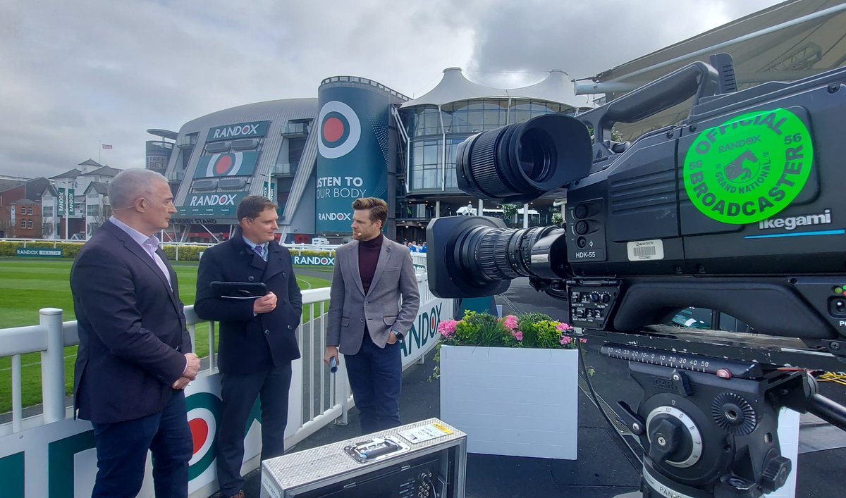 🤩Fantastic to be here on Day1 @AintreeRaces full coverage @RacingTV #LiveBroadcast #HorseRacing #GrandNational