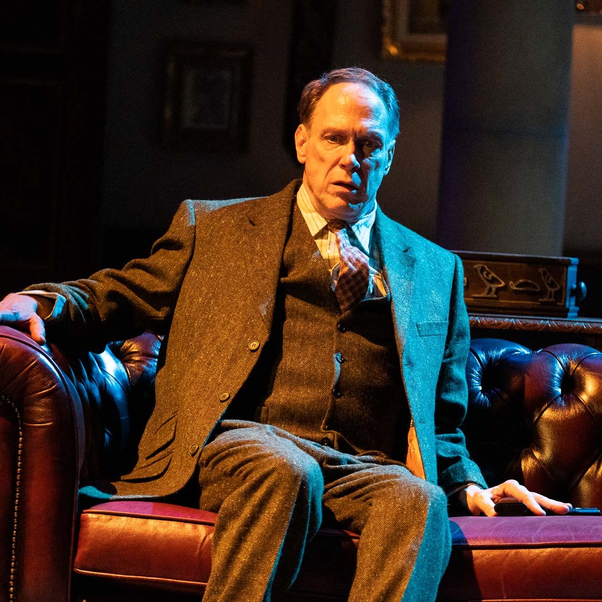 Our fabulous TODD BOYCE (<a href="/todd_boyce/">Todd Boyce</a>) continues his run as Andrew Wyke in the critically-acclaimed UK tour of Sleuth.

🎭 <a href="/MalvernTheatres/">Malvern Theatres</a> this week, then on to <a href="/Everymanchelt/">Everyman Theatre</a>, <a href="/YvonneArnaud/">Yvonne Arnaud Theatre</a>, <a href="/OrchardTheatre/">Orchard Theatre</a> and <a href="/RichmondTheatre/">Richmond Theatre</a>.

📸 Jack Merriman
<a href="/BKL_Productions/">Bill Kenwright Ltd</a>