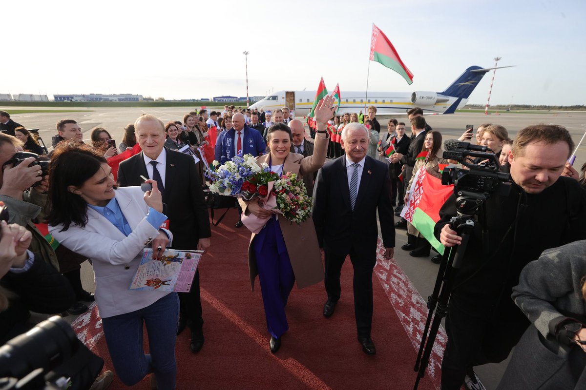 Belarusian Cosmonaut Marina Vasilevskaya returned to #Belarus! Go #Belarus! 🇧🇾🇧🇾🇧🇾

💬 «I am very glad and happy to set foot on our Belarusian land! I missed our Motherland so much. I dedicate this space flight to our people, our #Belarus!»