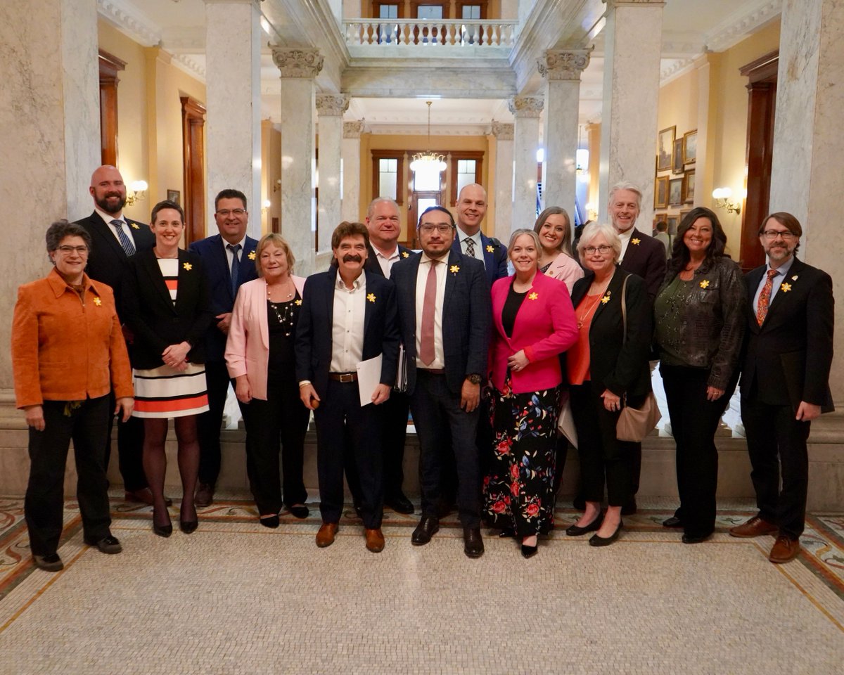 My @ondp colleagues & I are wearing our daffodils this month to show our support for those affected by cancer, as we continue to advocate for healthy public policies. 

The daffodil is the first flower to bloom in the spring, and for those living with cancer, a symbol of hope. 💛