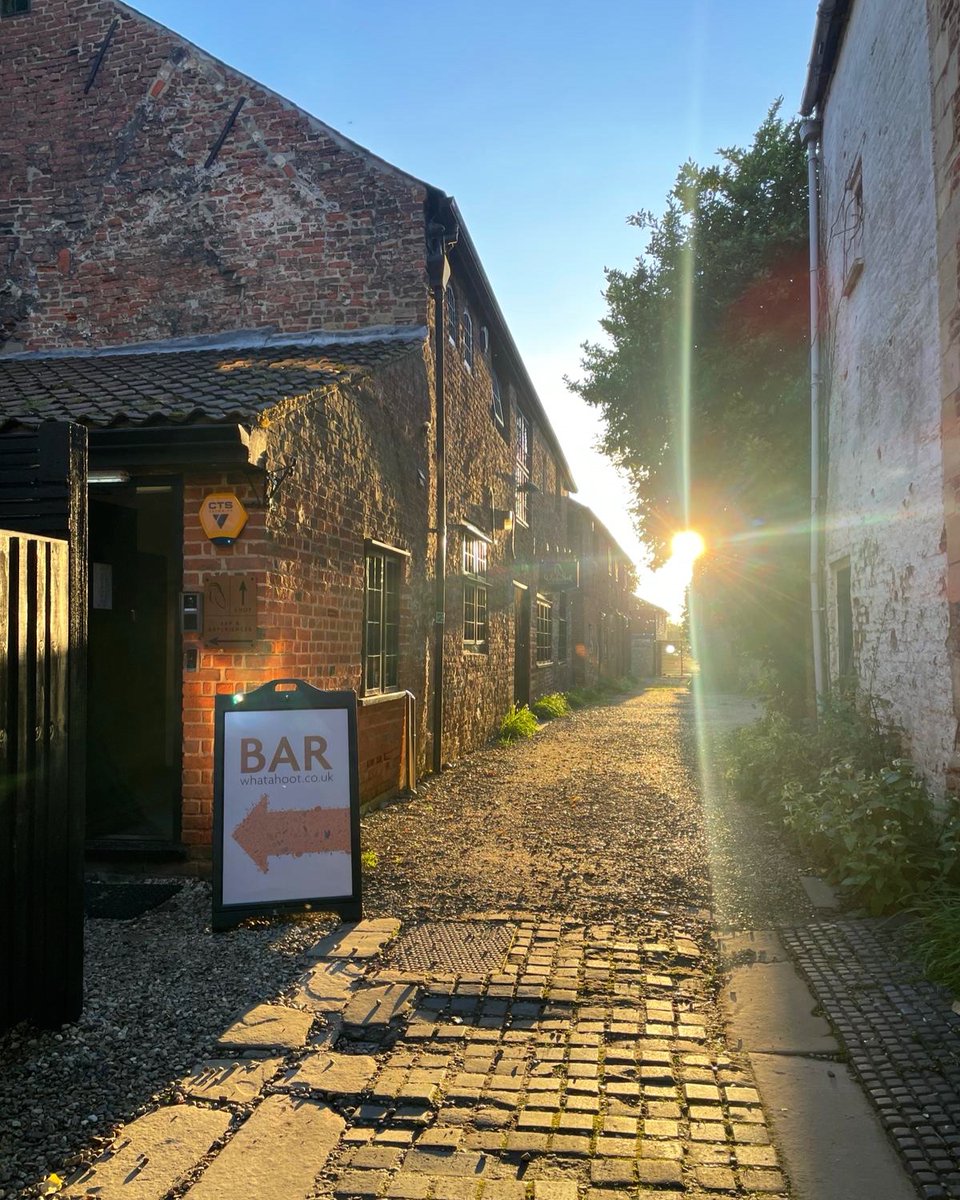 The home of WhataHoot!🏡🦉 We're located on King Street, Kings Lynn! Tucked down an alleyway, often referred to as King's Lynn hidden gem! Production can be seen from our shop or, book into our gin school, or simple indulge in a drink in our bar!