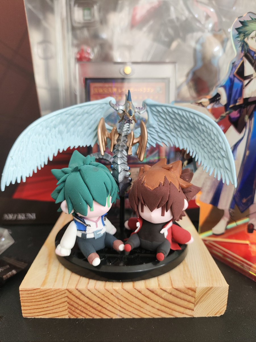 极速搓一个十代
十代这个头啊是真的难捏啊（咬牙）
稍微有点胖呃呃嗯就当他怀了俩（🥲