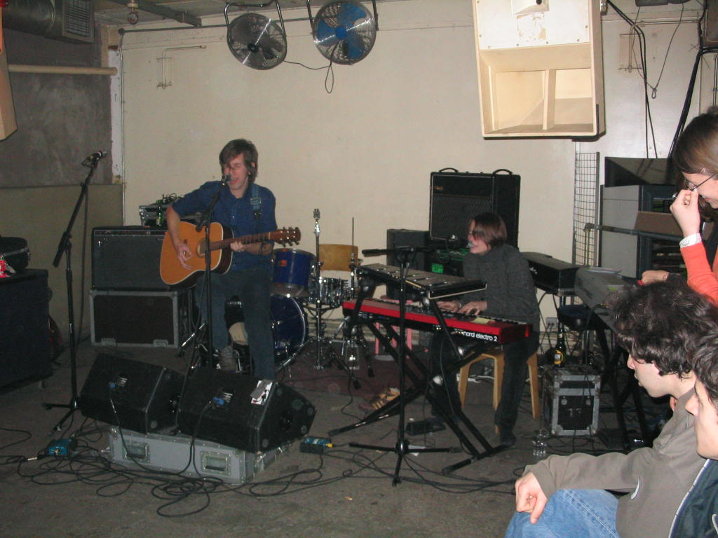 TBT - Zarah & Mikael in London 2004. Playing acoustic as a The Confusions duo at Notting Hill Art Club, invited by our friend and UK live guru Jason Christie. These evenings was called the 'Rough Trade Sunday Sessions'. @RoughTrade @Massproduktion1