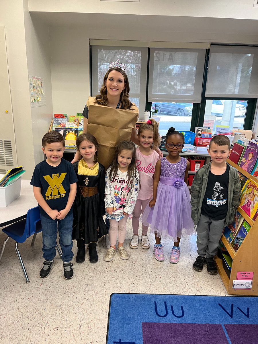 hellomrsrello's tweet photo. @BrnchbrgEdFound Read a Thon Dress like a character day! https://t.co/kQK7hoYClE