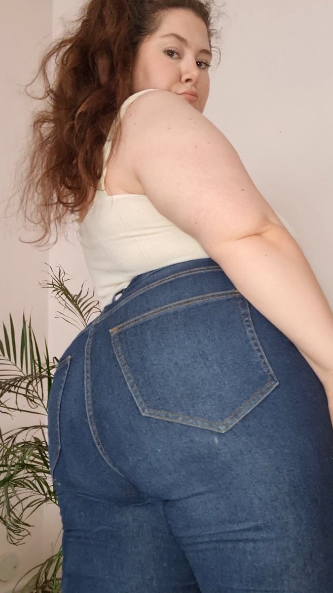 Princessjulez1's tweet photo. 🍑🍑 https://t.co/XA3Wn3Qg3j