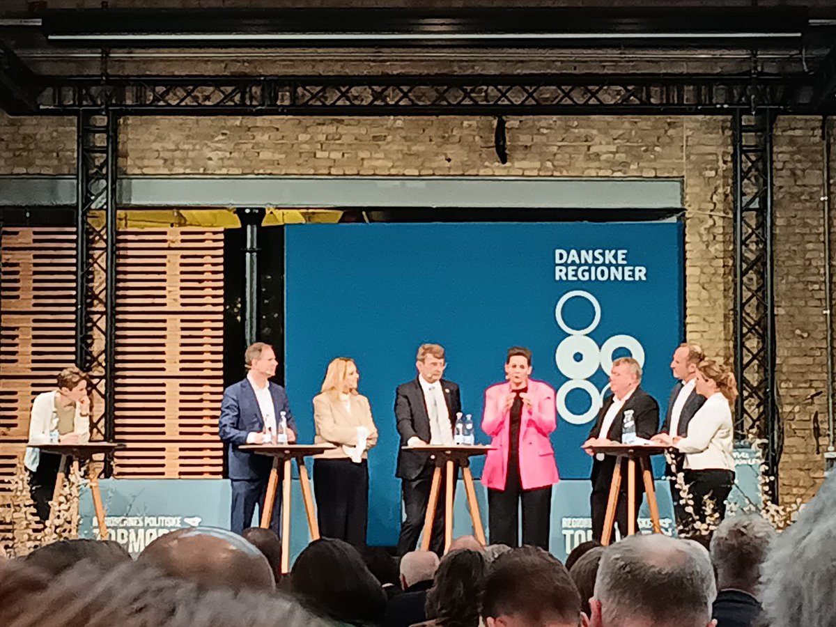 Tak til <a href="/SusieJessen/">Susie Jessen</a> for at fremhæve uddannelsesstedets placering i forhold til rekruttering af sundhedspersoner i hele landet. <a href="/fodterapeuterdk/">Danske Fodterapeuter</a> er en sporskifteuddannelse og et nyt uddannelsessted i <a href="/rsyddanmark/">Region Syddanmark</a> kan tiltrække flere til faget i fremtiden #regioner24 <a href="/DiabetesDK/">Diabetesforeningen</a>