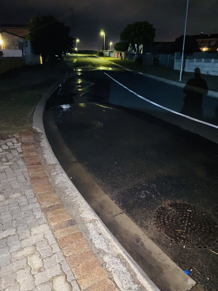 _sakhii's tweet photo. I cannot understand how a service request that was created and assigned on Monday and be set to “Closed” without anyone ever attending to it. 

The blocked sewer in the street has caused a backflow that comes up from every pipe in the house posing a major health risk.@CityofCT https://t.co/5XjDnzNWzo