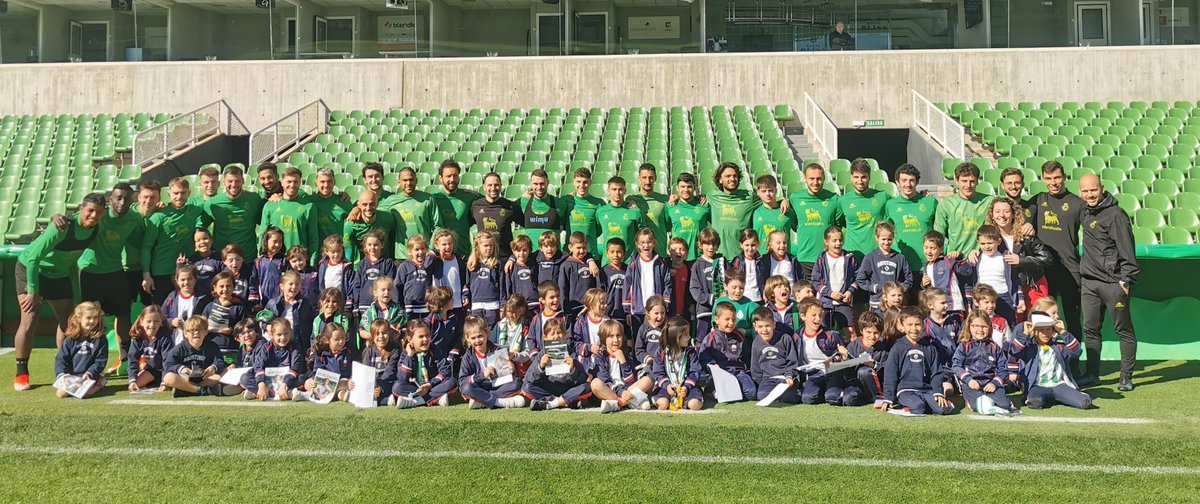 📚 Hoy han venido al entrenamiento los alumnos de primero de primaria del Colegio San Agustín (@csasantander). ¡Esperamos que hayáis disfrutado con este ratito de racinguismo! ☺️💚