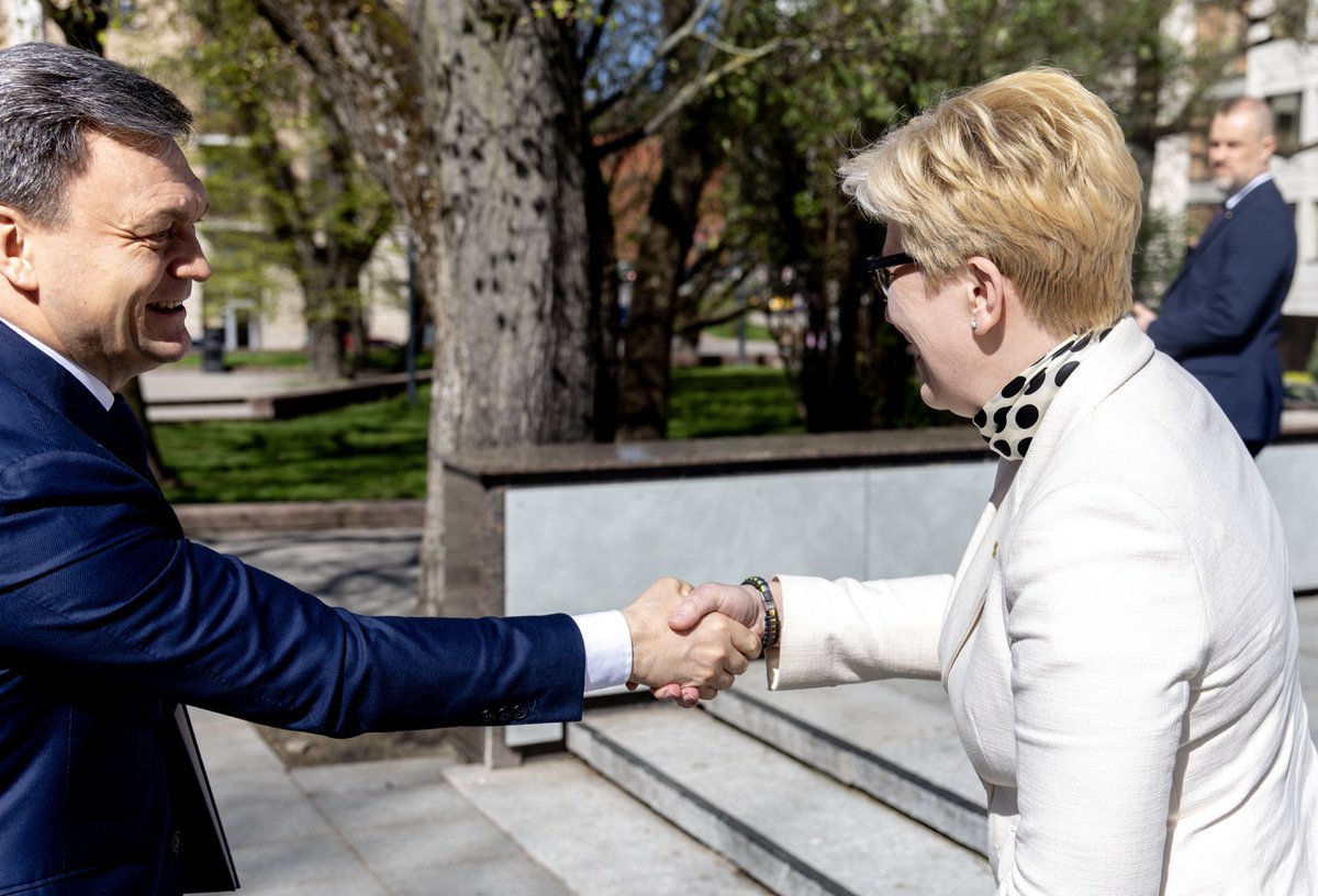 EU integration, promoting democracy and fighting against hybrid threats - in these and so many other areas, we are very pleased to have Lithuania as a close partner. Met today with 🇱🇹PM @IngridaSimonyte to reaffirm the strong ties between Moldova and Lithuania, and our people.