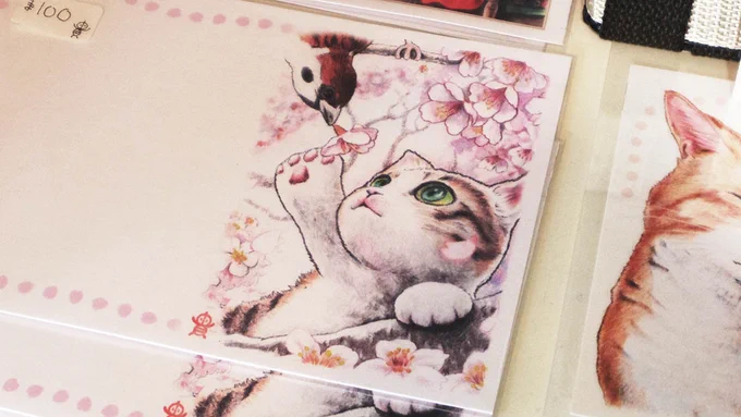 桜とスズメと猫さんポストカードを、西野川のTIDA's houseさんに置かせていただきました枚100円ですお立ち寄りの際はぜひお求めくださいませ#桜 #色鉛筆 #色鉛筆イラスト #アナログイラスト #ポストカード #宮前区 