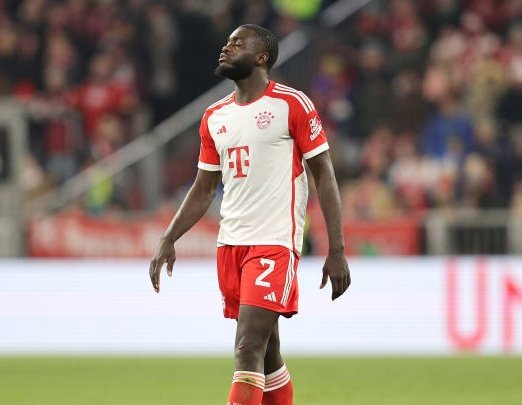 Dayot Upamecano kulüpteki durumundan memnun değil. Kulüpteki önemli kişilerle görüşmek istiyor. Oyuncunun yaz aylarında kulüpten ayrılıp ayrılmayacağı henüz bilinmiyor. (Bild)