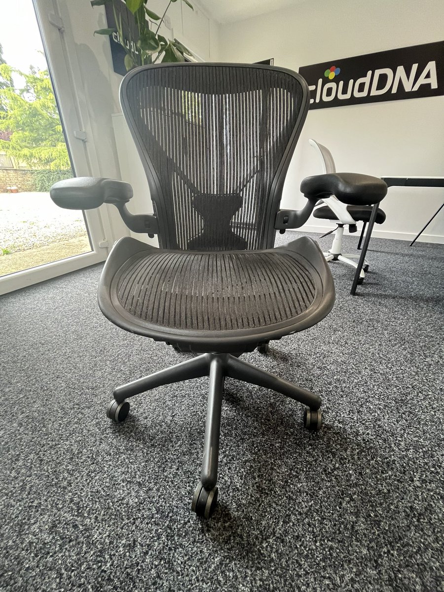 Happy 10th birthday to my @HermanMiller #Aeron. I recon I’ve sat in it for around 25,000 hours over the last decade and it’s still 100%. Brilliant engineering and you don’t need an app to use it👍🥰