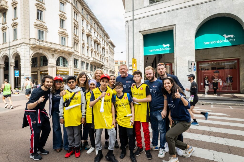 Oltre 300 corridori hanno corso la Milano Marathon a sostegno del Progetto One Team. Con loro, a portare energia sulle strade milanesi sono stati anche i ragazzi beneficiari del Progetto, pronti a dare il loro contributo in un'atmosfera di grande festa. E se guardate bene nella…