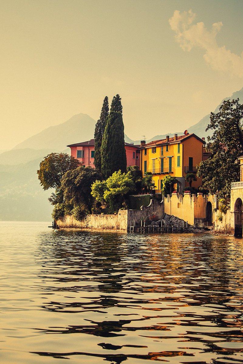 Off Season Italy: hotelier Valentina De Santis shares her secret to discovering the romance of Lake Como in the colder months. trib.al/y16LCeH